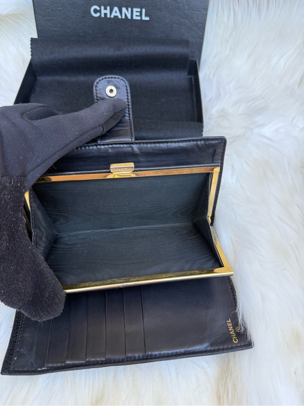 CHANEL Black Caviar Leather long Wallet with Embossed CC/ gift box - Picture 9 of 13
